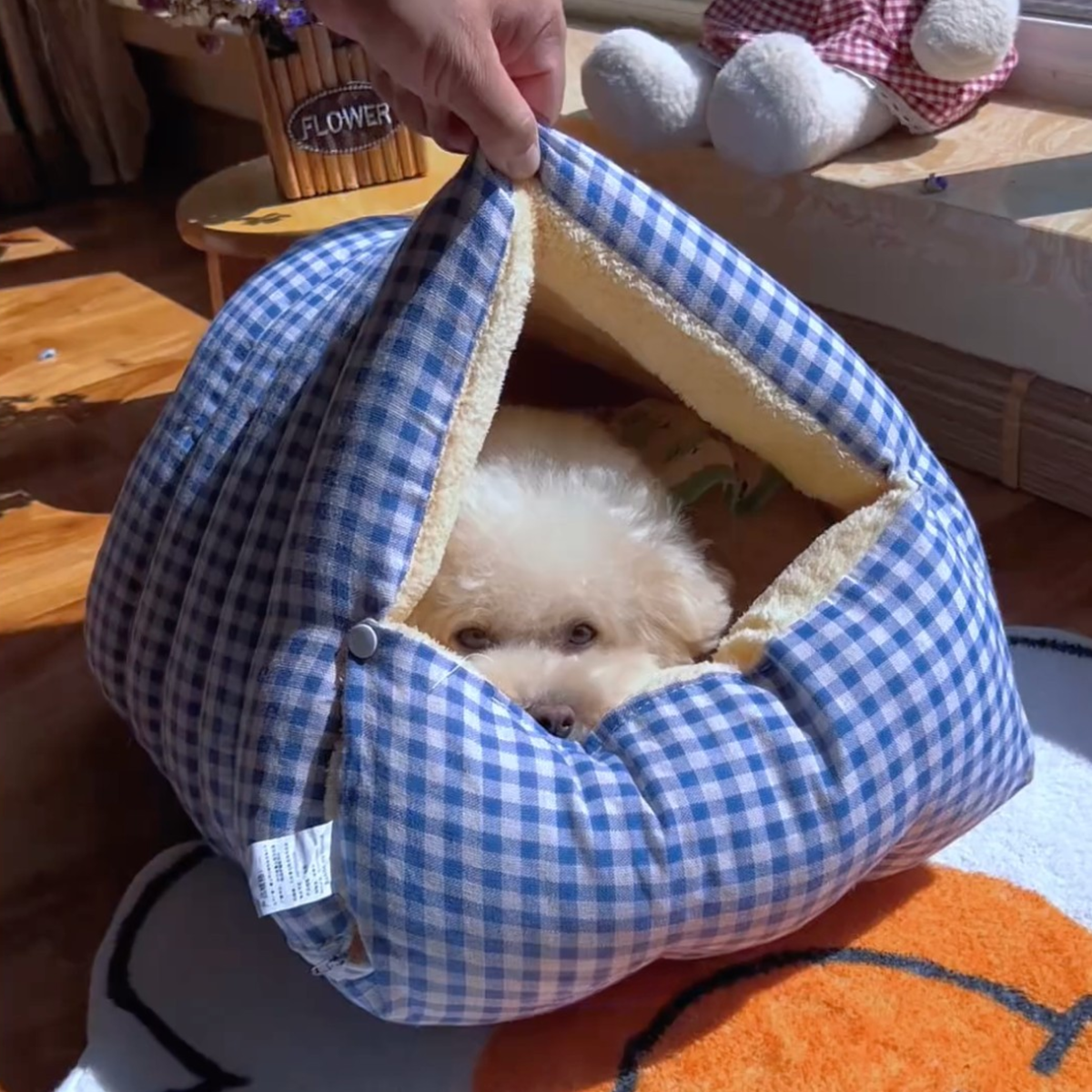 Gingham dog sleeping bag bed, photo 3