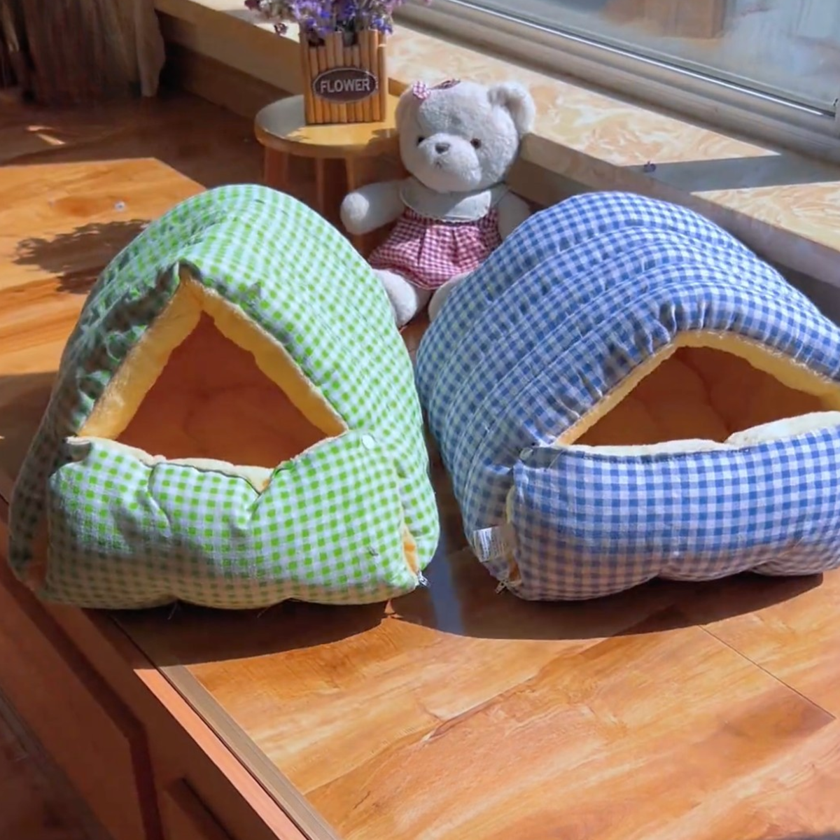 Gingham dog sleeping bag bed, photo 4
