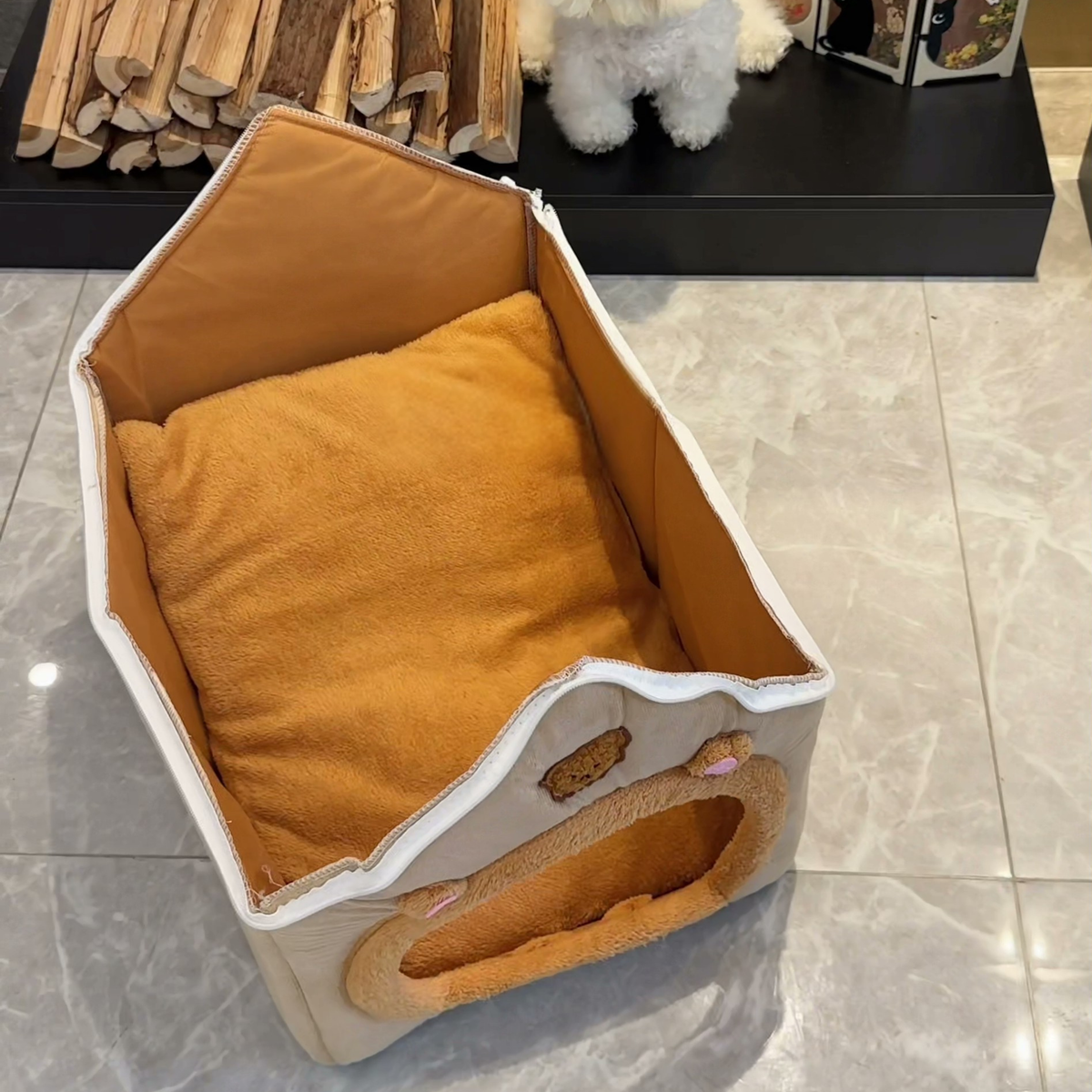 Cabin-style covered dog bed with roof, photo 5