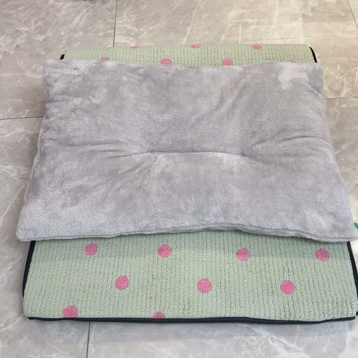 Arched dog house bed with removable cushion, photo 9